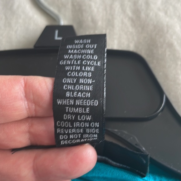 INC XL. Blue/Green top - Picture 7 of 7